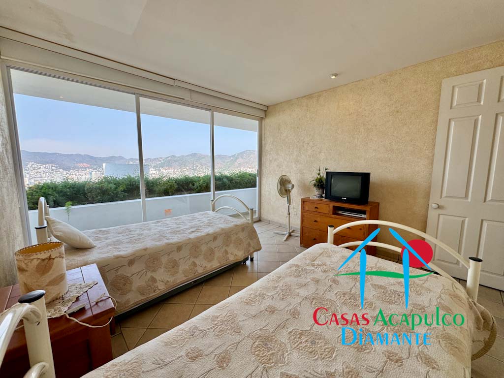 Brisas Diamante T7 199 - Recámara uno 2